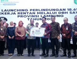 Pj. Gubernur Samsudin Berikan Bantuan Program Jaminan Sosial Ketenagakerjaan bagi Pekerja Rentan Sektor Perkebunan Sawit