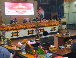Ketua DPRD Kota Metro, Ria Hartini Dalam Rapat Paripurna dihadiri 21 anggota dari total 25 anggota DPRD Kota Metro,membacakan hasil penetapan Walikota dan Wakil Walikota terpilih