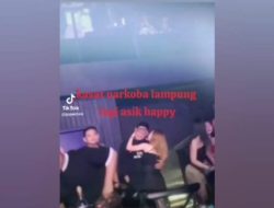 Oknum Perwira Polisi yang Mirip atau Diduga Kasat Narkoba Lamtim sedang Dugem dengan Wanita