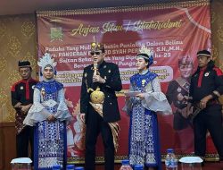 Sultan Kepaksian Pernong Anjau Silau Bersama Keluarga Besarnya Puakhi Pungsu PSMTI Kota Metro   