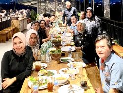 Dosen Fakultas Hukum UTB Lampung Buka Puasa Bersama di Alam Kuring