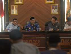 Gubernur Lampung Turun Langsun Temui Ratusan Massa    