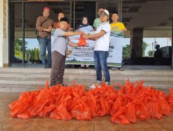 IJP Lampung Salurkan Ratusan Paket Daging Kurban Bantuan Gubernur kepada Warga & Jurnalis