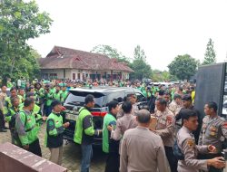 Polda Lampung Salurkan 300 Paket Sembako untuk Driver Ojek Online