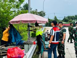 Pelaksanaan Sterilisasi PKL di Pintu Masuk Tol Terbangi Besar