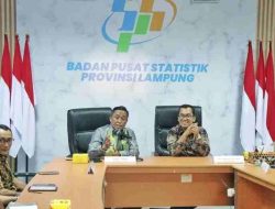 Kepala Dinas Kominfotik Lampung, Ganjar Jationo bersama BPS Lampung