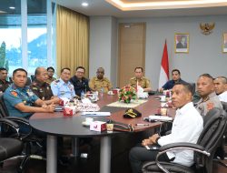 Hadiri Rakor Kesiapan PSU, Pj Gubernur Papua Pastikan PSU Berjalan Aman dan Lancar