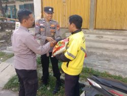 Polres Metro Jalin Silaturahmi dengan Ponpes Roudlatul Qur’an dan Serahkan Bansos untuk Driver Ojol-Warga