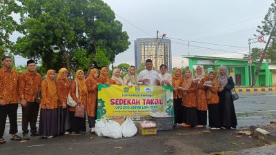 DPD AGPAII Bagikan Ribuan Takjil ke Masyarakat