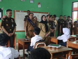 Wali Kota Eva Dwiana Dampingi Kajati Lampung Tinjau Program MBG di Dua Sekolah, Pastikan Sesuai Standar Gizi