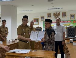 UTB Lampung dan Pemkab Pesisir Barat Teken MoU, Perkuat Kerja Sama Pendidikan, Penelitian, dan Pengembangan SDM